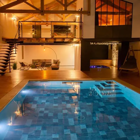 De Charme Au Bal Des Hirondelles Classe 5* Holiday home *