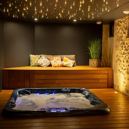 Holiday home De Charme Au Bal Des Hirondelles Classe 5* *
