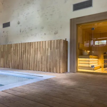 Holiday home De Charme Au Bal Des Hirondelles Classe 5* *